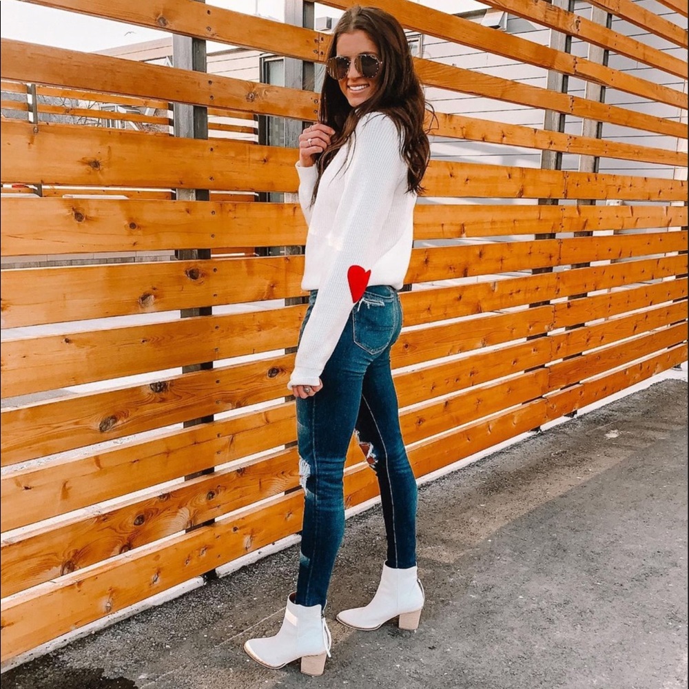 CHICWISH HEART SWEATER